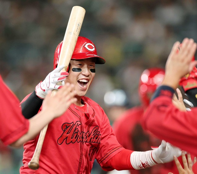 カープ野手小園