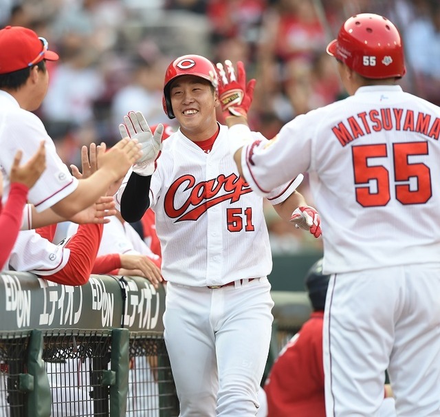 カープ小園海斗満塁ホームラン