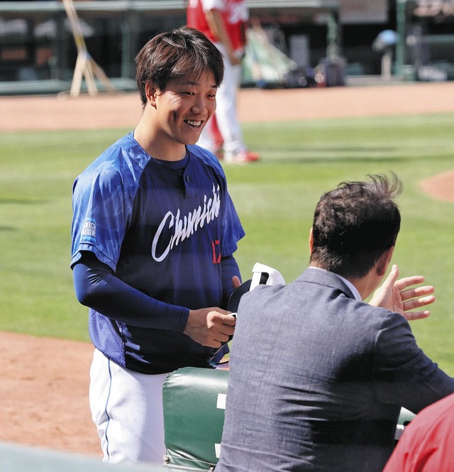 中日柳、憧れの元カープ黒田博樹に挨拶！黒田「柳くん、知ってるで！いつでもアドバイザーになるで」