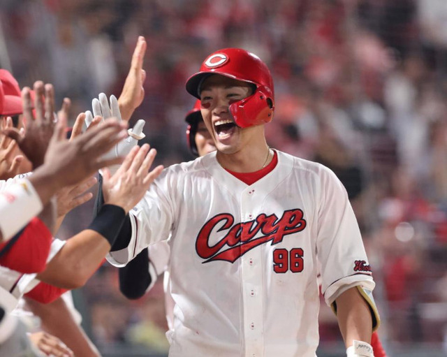 カープ中村奨成6号2ラン＆4安打3打点で巨人3タテ_2