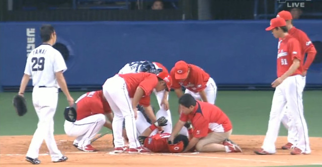 會澤山井頭部死球_06