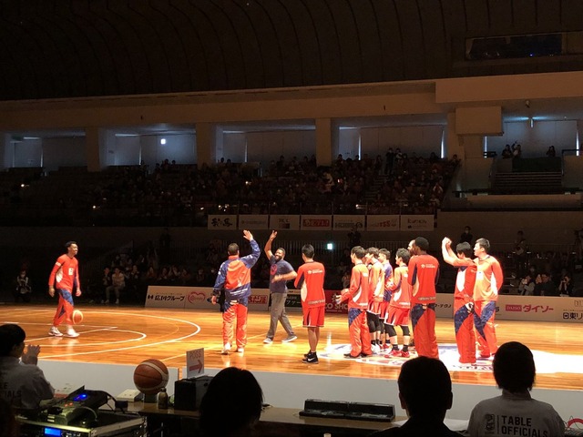 広島カープジャクソンバスケ始球式