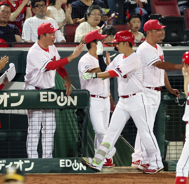 カープ新井監督、初回秋山のバントについて「バントを初回から絶対にやらないとは言っていない」【監督談話】