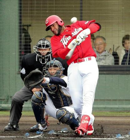 広島オリックス練習試合メヒアHR