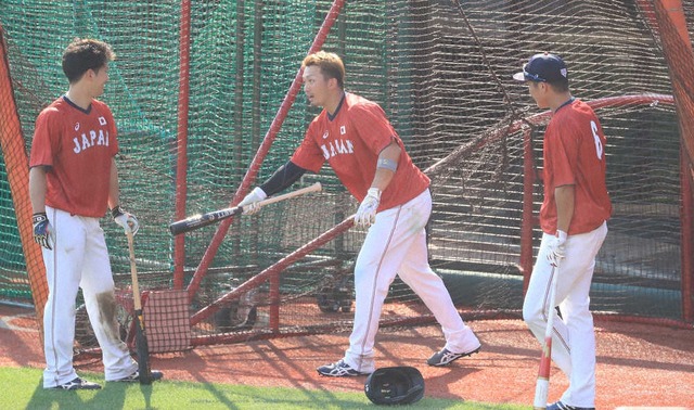 侍ジャパンバント練習