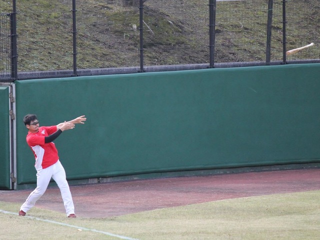 広島カープバット投げ練習