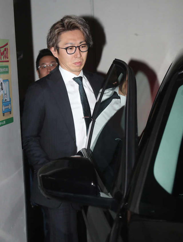 オリックス金子千尋4億円ダウン