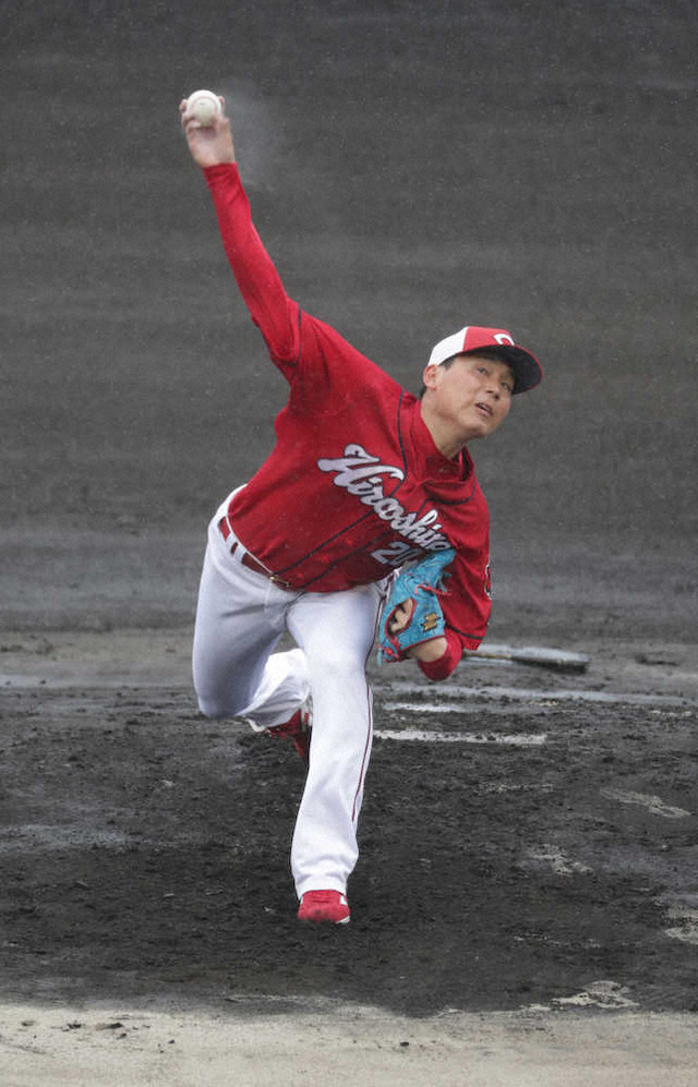 カープ栗林がシート打撃で打者11人3被安打4奪三振