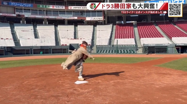 カープ勝田成の『姉』が弟の守備モノマネ！可愛すぎるとさらに人気上昇_5