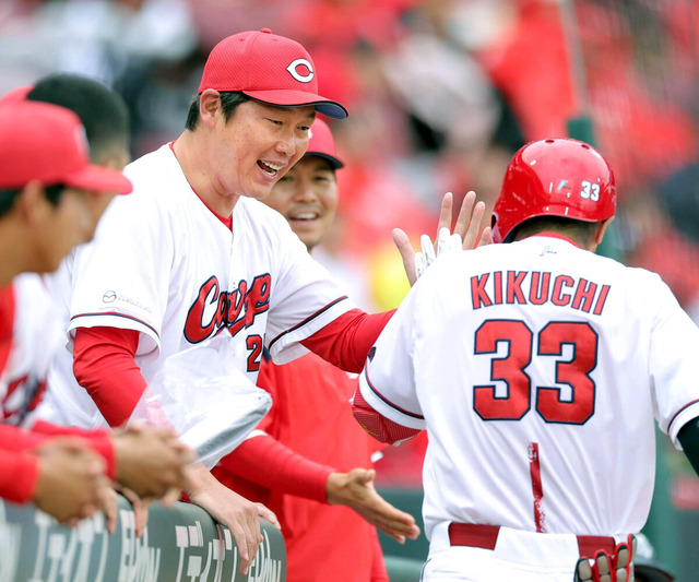 新井監督菊池スクイズ後1