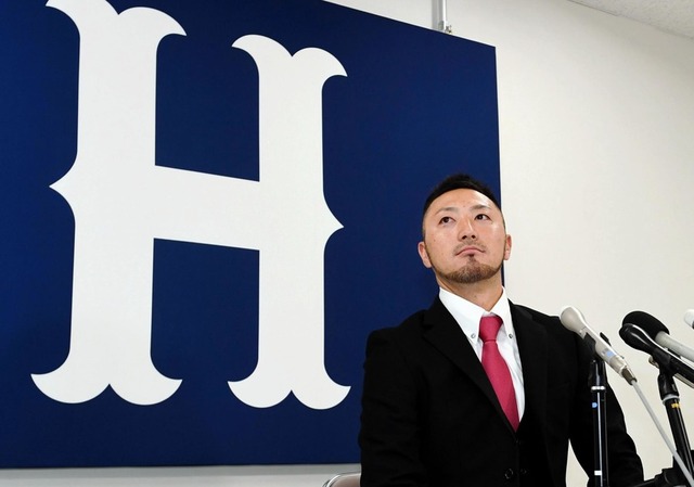 菊池涼介年俸3億円4年契約更改