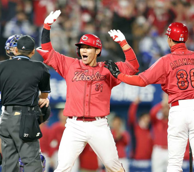 カープ坂倉、DeNA山﨑から8号同点ホームラン！守護神キラーが起死回生弾！！