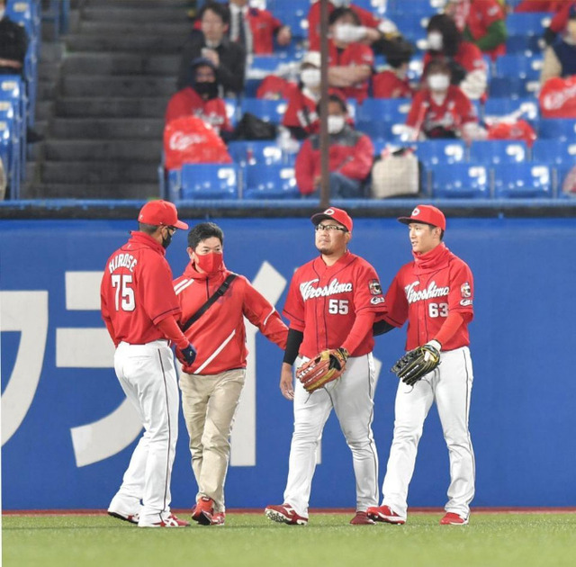 カープ松山竜平バンザイ後逸