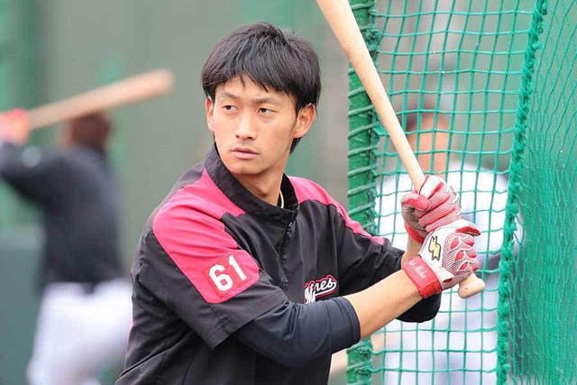 ロッテ三家和真広島カープ育成戦力外からのプロ初ヒット