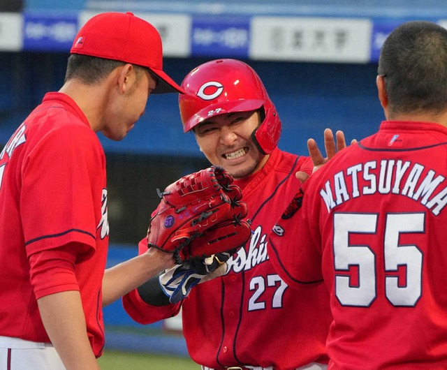 カープ會澤翼ヤクルト奥川からタイムリー