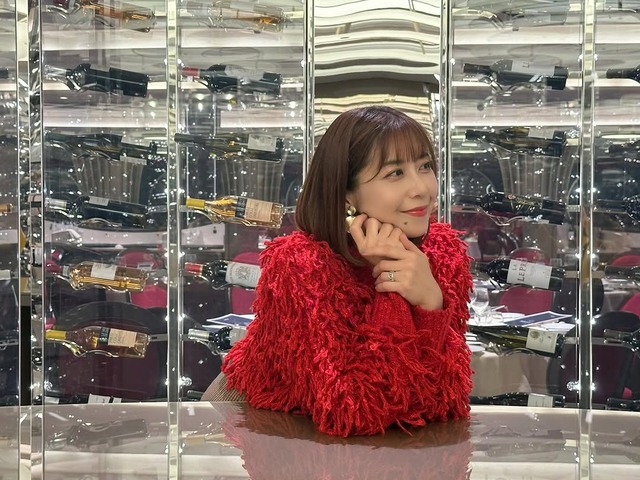 カープ緒方孝市×緒方かな子の仲良し夫婦ショット_04