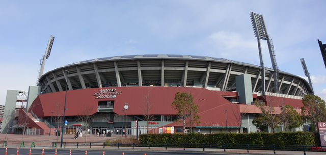 MAZDA_Zoom-Zoom_Stadium_Hiroshima_facade（2014）