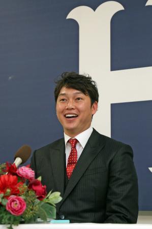 新井貴浩契約更改_02