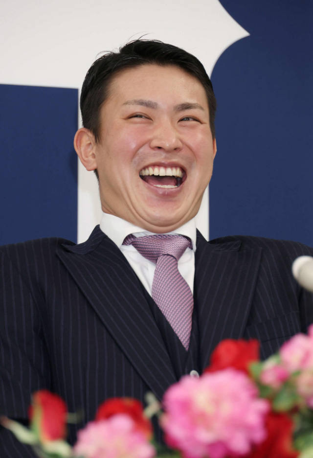 堂林翔太契約更改年俸笑顔