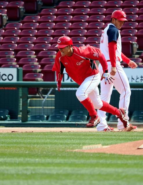 菊池涼介_鈴木誠也_田中広輔_合流_03