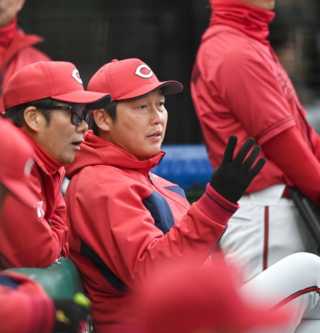 カープ新井監督10失点も冷静「オープン戦だから。問題ない」【監督談話】