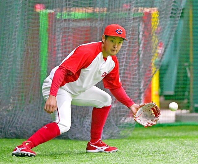 カープ三好匠、ファーストにも挑戦