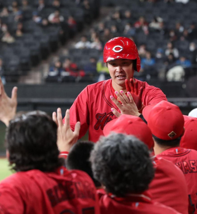 カープ堂林オープン戦1号ソロホームラン