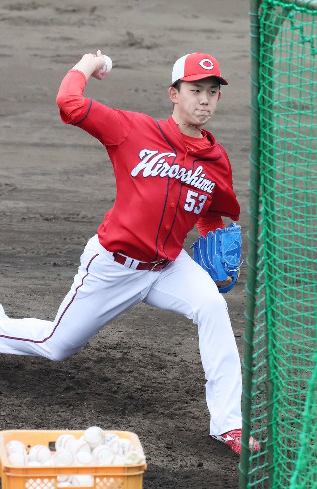 広島小林樹斗先発争いに殴り込み「もちろん負けたくない」