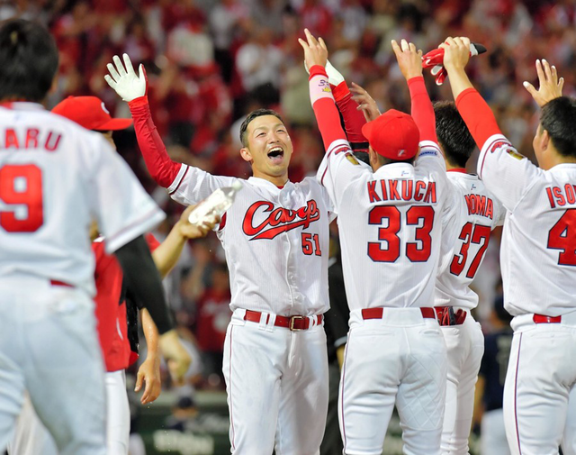 カープ鈴木誠也2年連続オリックス戦サヨナラホームラン