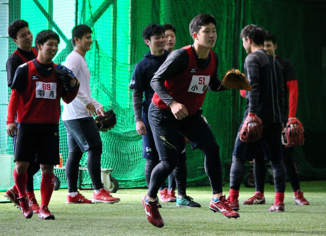 広島ドラ1小園海斗1軍キャンプスタート