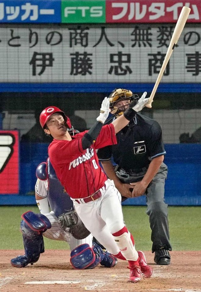 カープ上本崇司 打率.306 1本 14打点