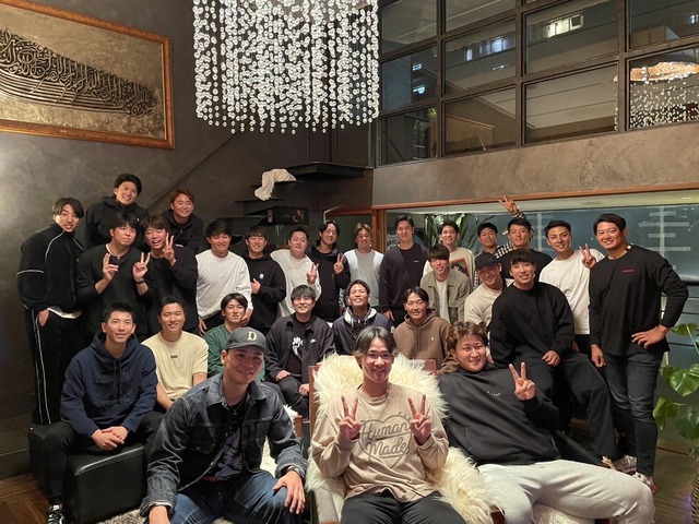 侍ジャパン源田が28人分おごりで決起集会！カープ小園＆坂倉も参加