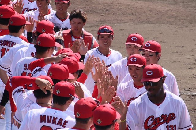 カープ佐藤啓介3号!曽根1号!田村猛打賞!ドラ1常広6回無失点