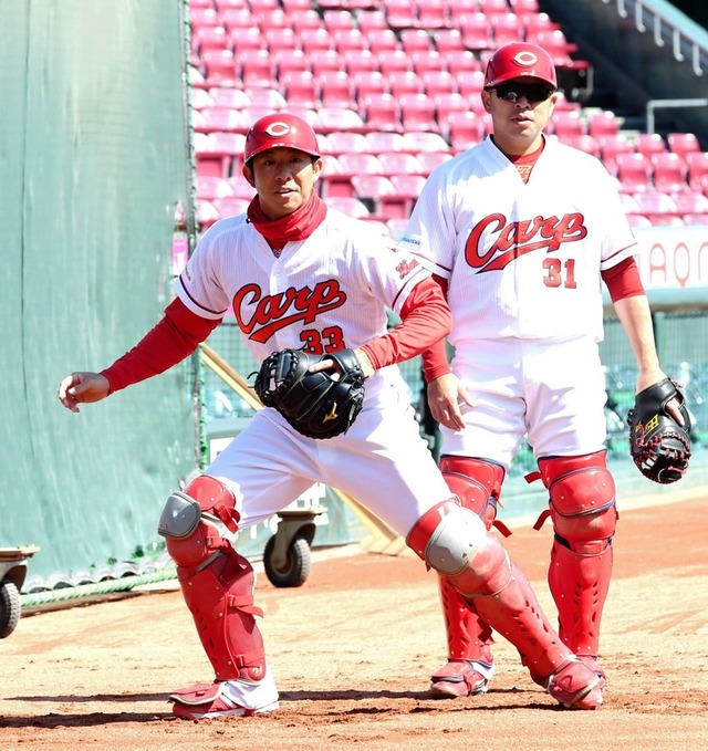 カープ白濱菊池涼介ユニフォームで練習