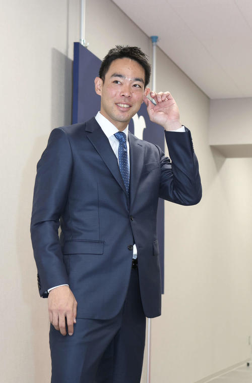 秋山翔吾、年俸1億5000戦万円で契約更改