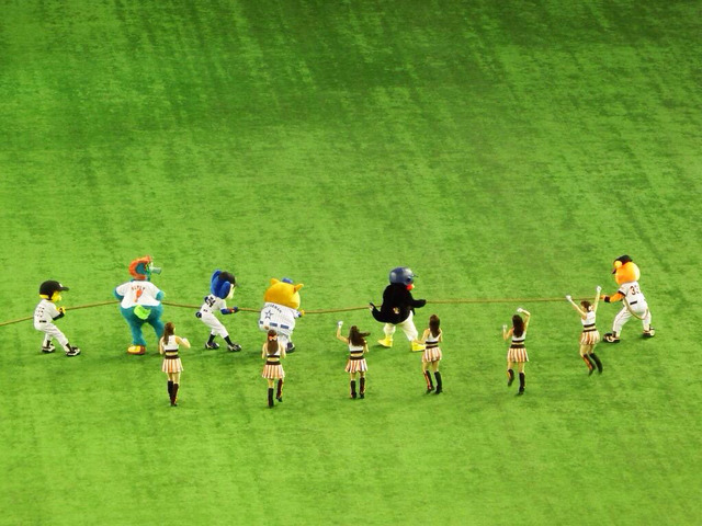 オールスターマスコット綱引き