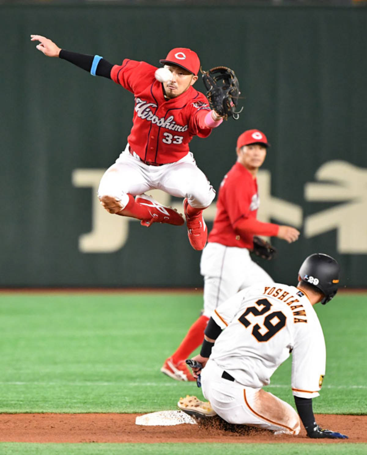 カープ菊池涼介 434連続無失策 セリーグ記録更新 究極目標の 守備率10割 へあと21試合 広島東洋カープアンテナ カープ菊池涼介 434連続無失策 セリーグ記録更新 究極目標の 守備率10割 へあと21試合 広島東洋カープアンテナ