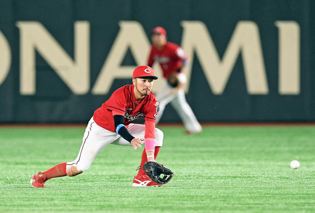 カープ菊池涼介の守備率10割を“中日の抗議”がアシスト