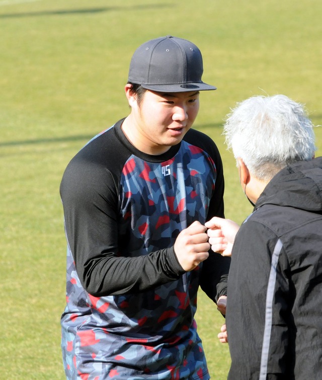 カープ松本竜也尻周りの筋肉の動かし方学ぶ