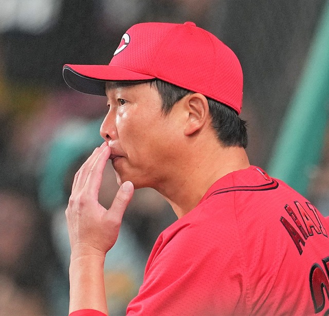 カープ6勝17敗で阪神に優勝を許す