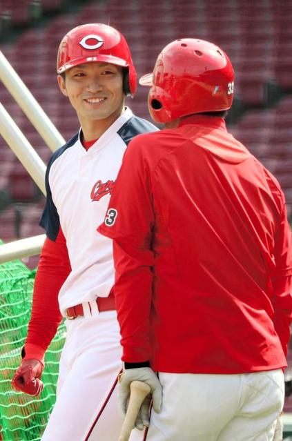 菊池涼介_鈴木誠也_田中広輔_合流_02