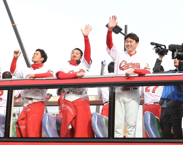 カープ優勝パレード来場者数