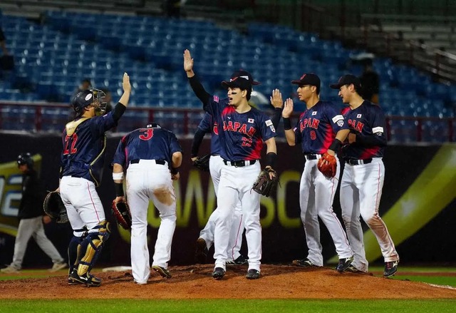 侍ジャパン、全勝でスーパーラウンドへ！坂倉2打点！森下猛打賞！14安打11得点打線爆発！井上2回1失点で今大会2勝目【日本11-3ドミニカ/プレミア12】