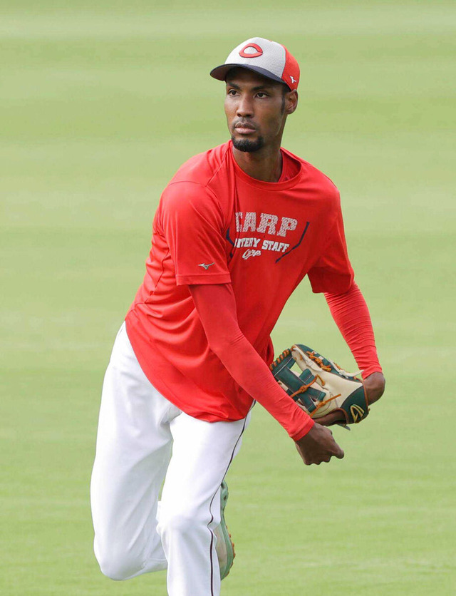 【悲報】カープアドゥワ誠、右股関節違和感で離脱