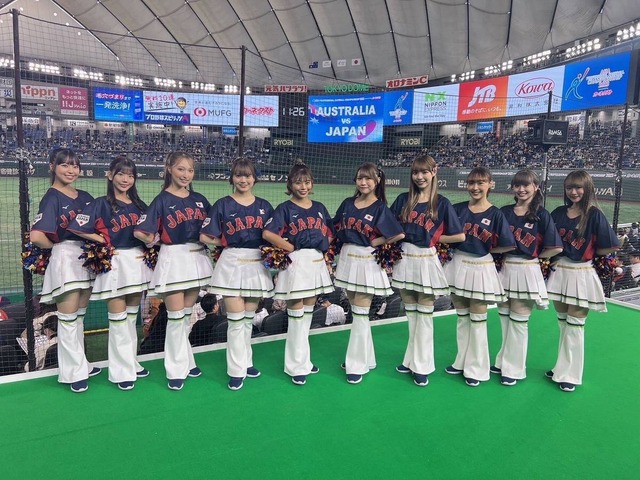 チアガールのスクワット応援がかわいいｗｘｗｘｗ