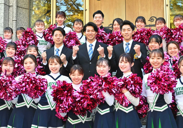 カープドラ1常広＆阪神ドラ1下村が青学チアガールに囲まれた写真ｗｗｗ
