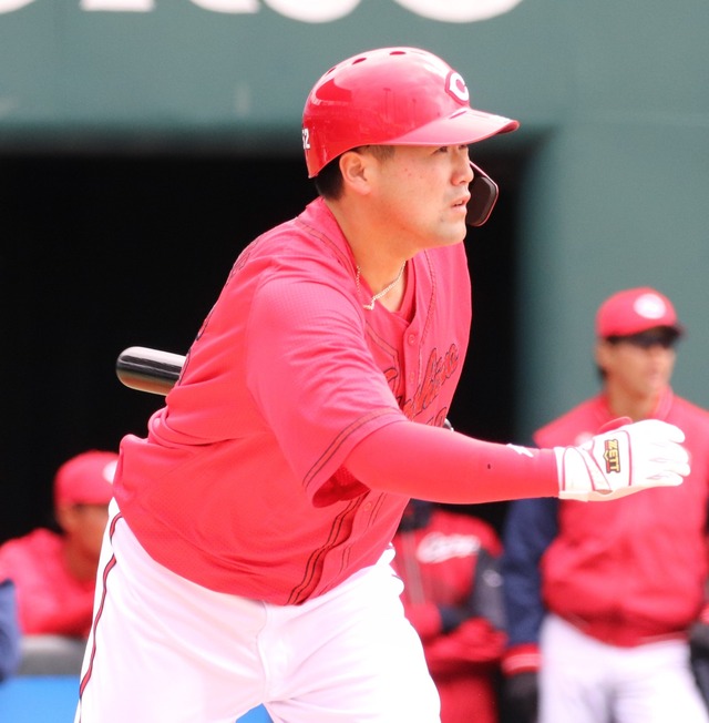 カープ末包、実戦復帰でSB和田から初ヒット!復活への第一歩