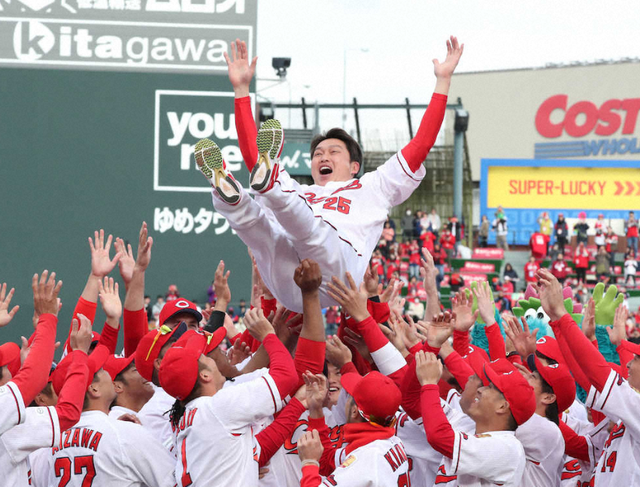 カープ新井監督は優しすぎるので監督には向いてない←就任当初の評価