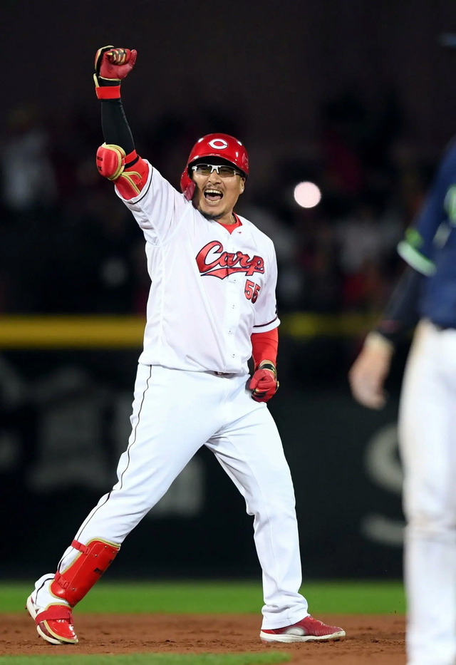 カープ松山芸術的決勝打で3連勝