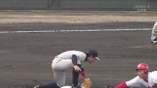新井牽制死